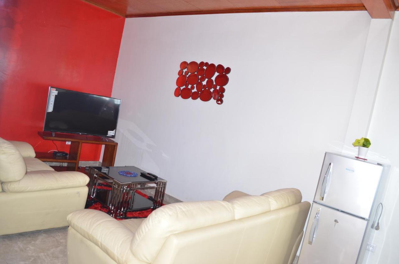 דירות Yaoundé Vegas House מראה חיצוני תמונה
